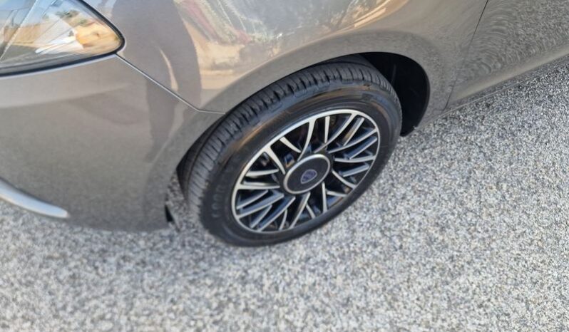LANCIA – Ypsilon 1.0 firefly hybrid Platino s&s 70cv pieno